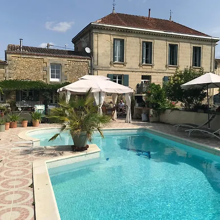 40 Le Bourg Bed & Breakfast 3*