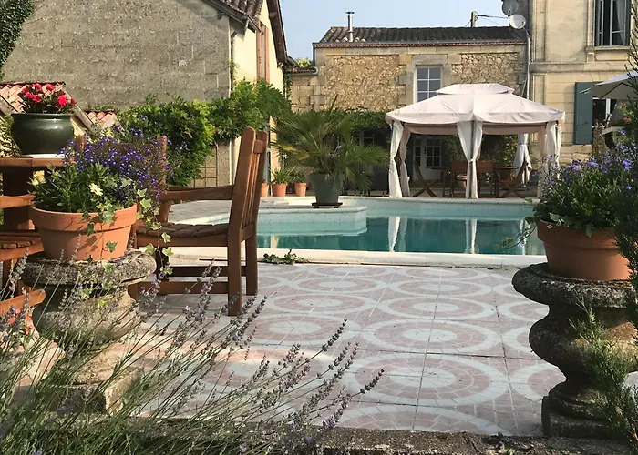 فندق مبيت وإفطار 40 Le Bourg Saint-Ciers-de-Canesse